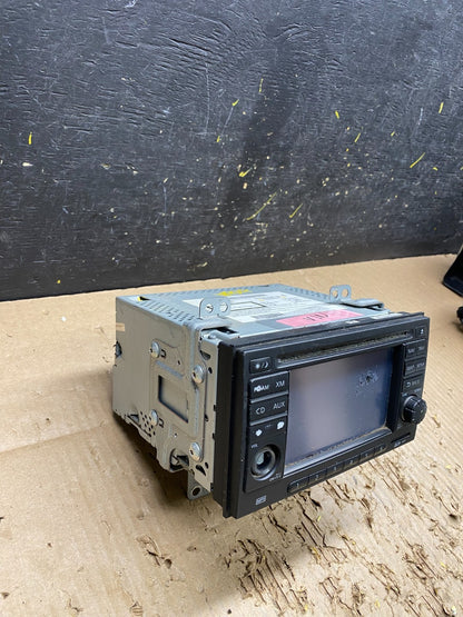 2011 to 2012 Nissan Rogue AM FM XM Radio CD Player Screen Receiver V7517 DG3