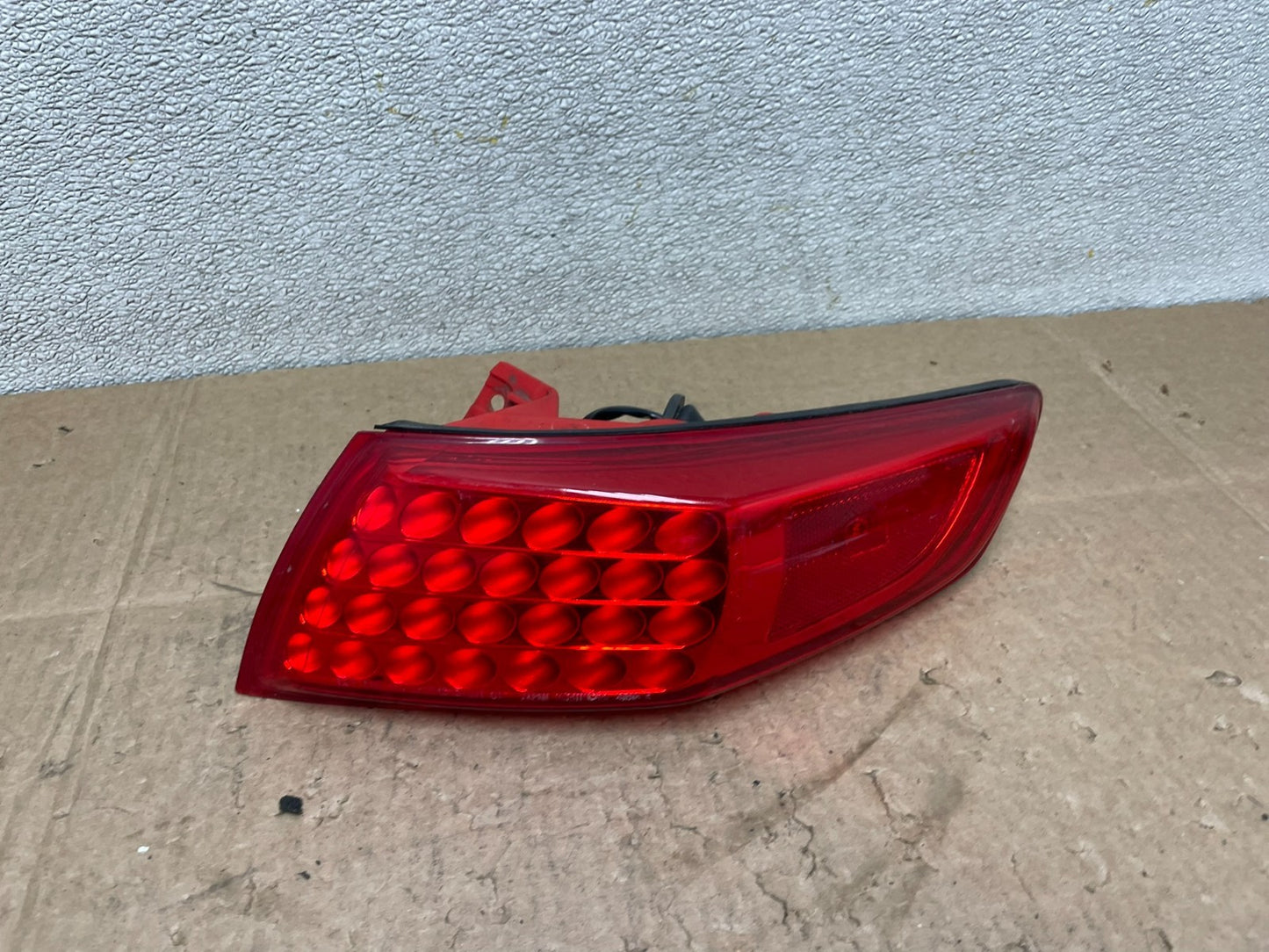 2003 to 2008 Infiniti FX35 FX45 Right Passenger RH Side Tail Light OEM Y8926 DW0