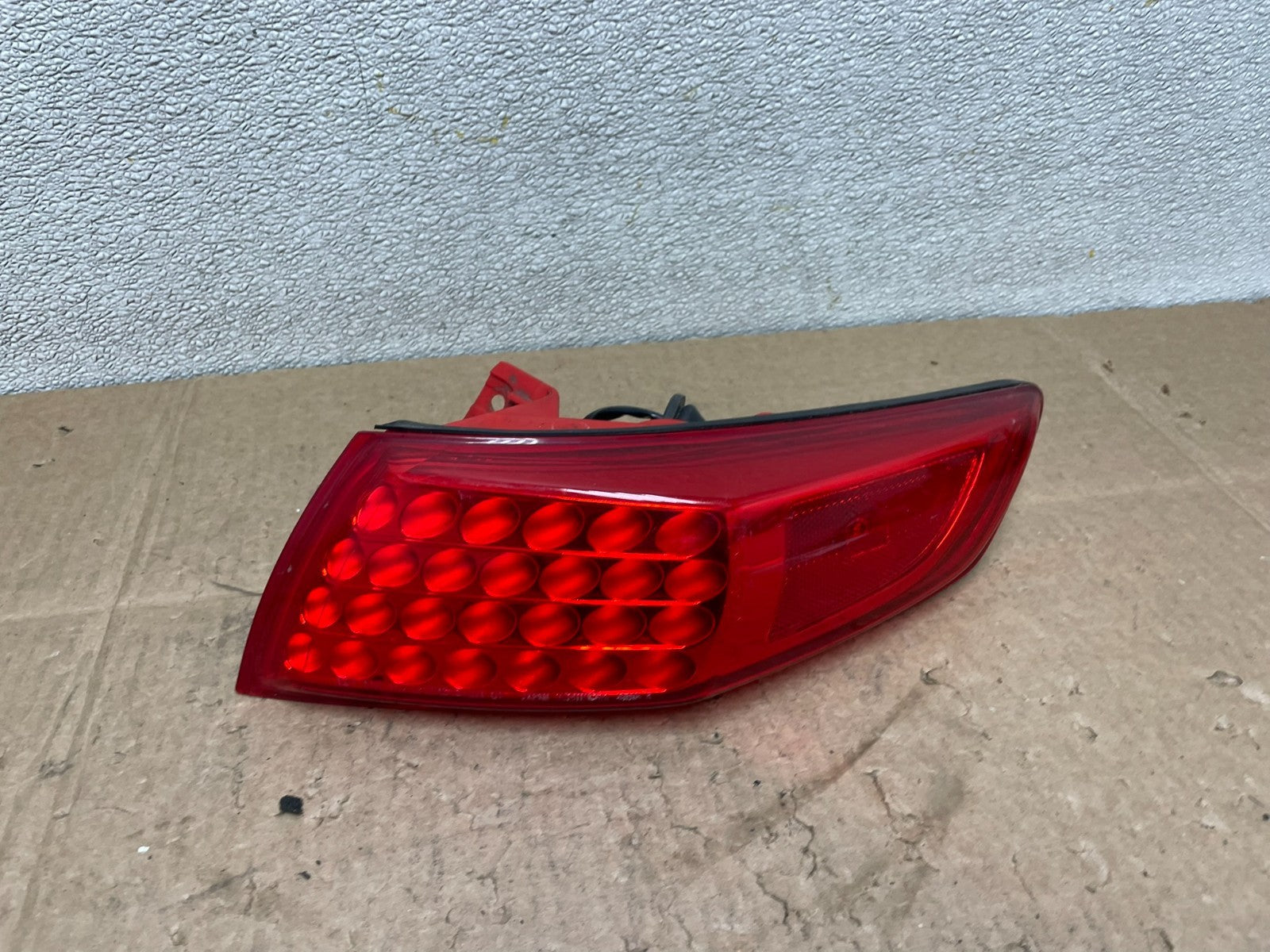 2003 to 2008 Infiniti FX35 FX45 Right Passenger RH Side Tail Light OEM Y8926 DW0