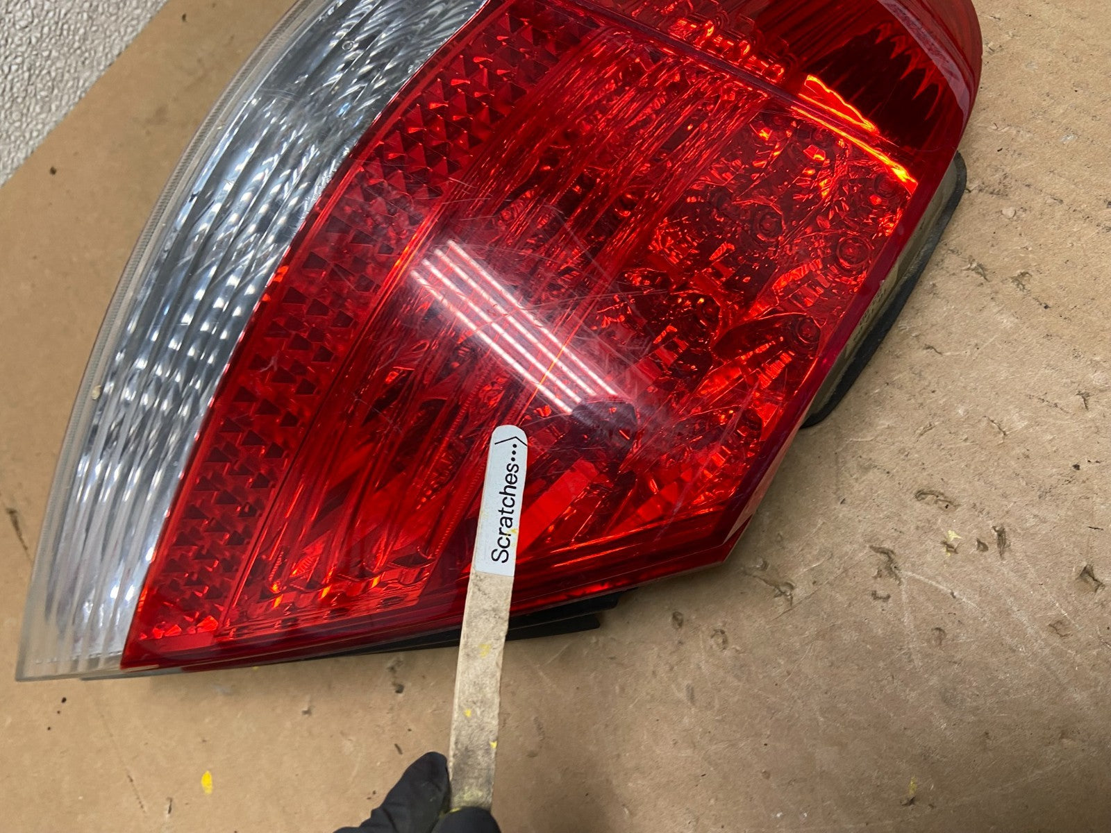 2002 to 2005 BMW 7-Series 745i 760i Left Driver Tail Light Oem Z7712 PS3