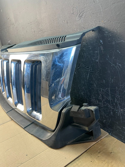2011 to 2013 Jeep Grand Cherokee Front Upper Grill Grille OEM AC2060 DG1