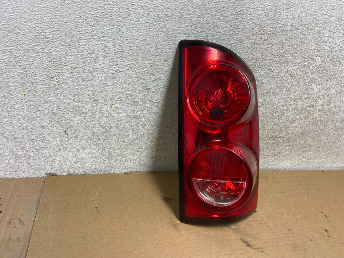 2007 - 2009 Dodge Ram 1500 2500 Right Passenger Rh Side Tail Light AH4455 DW1