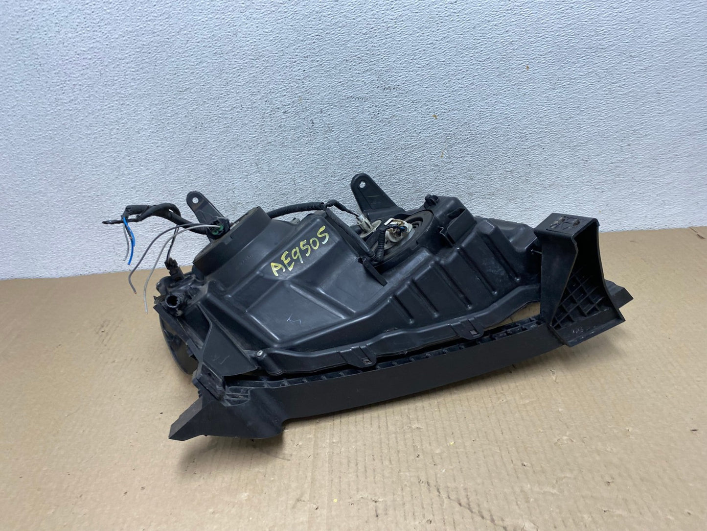 2013 to 2015 Honda Pilot Left Driver LH Side Halogen Headlight AE9505 LK7