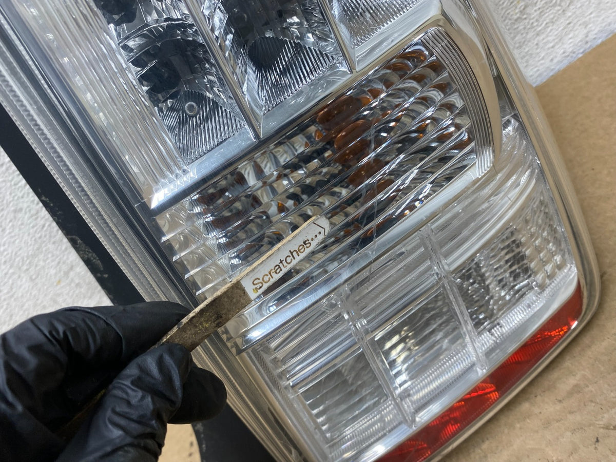 2010 2011 Toyota Prius Tail Light Right Passenger Side AH8100 DW3