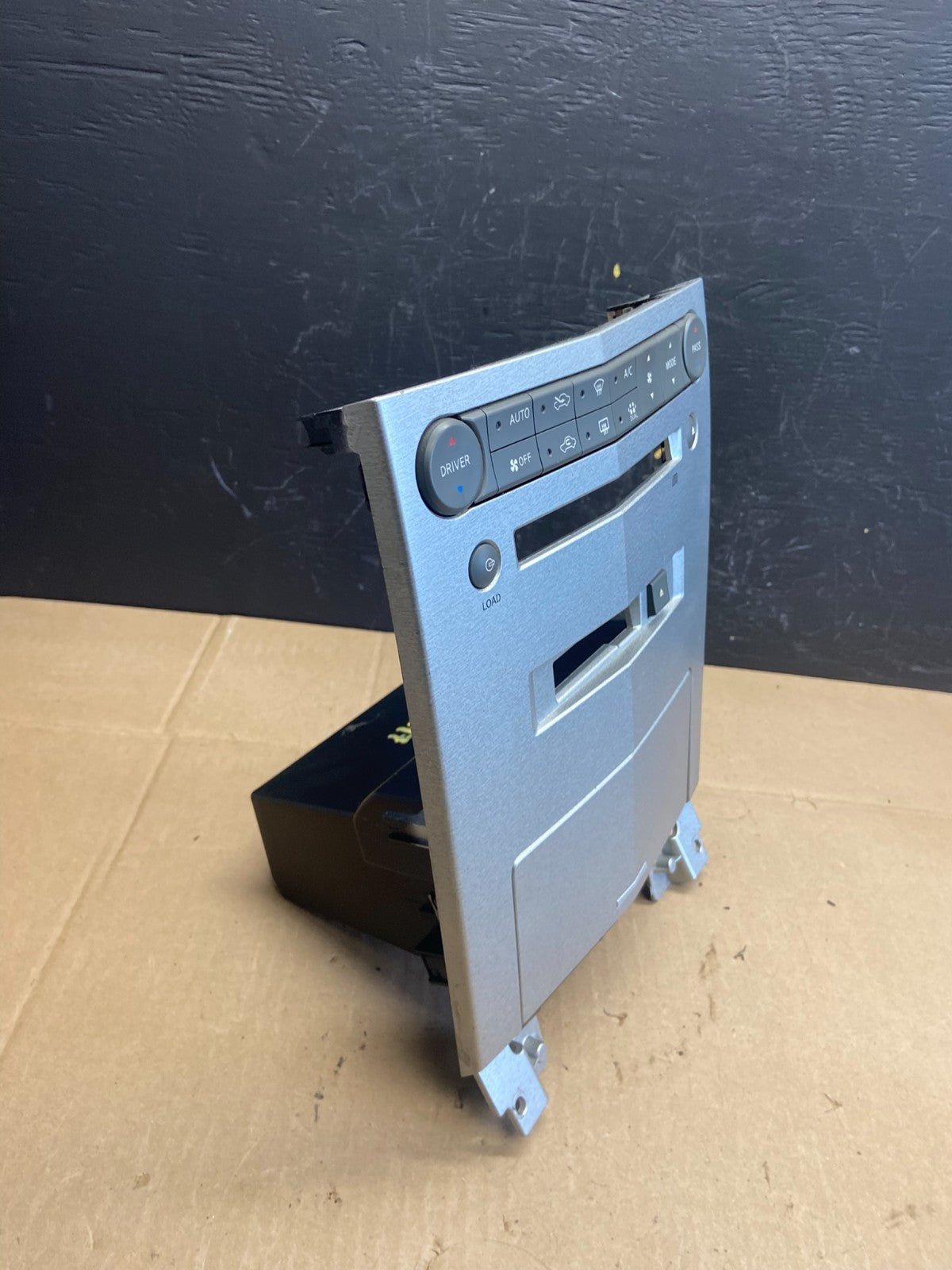 2004 2005 2006 Nissan Maxima Radio Panel Climate Control Bezel Trim OE AB9297 DG2