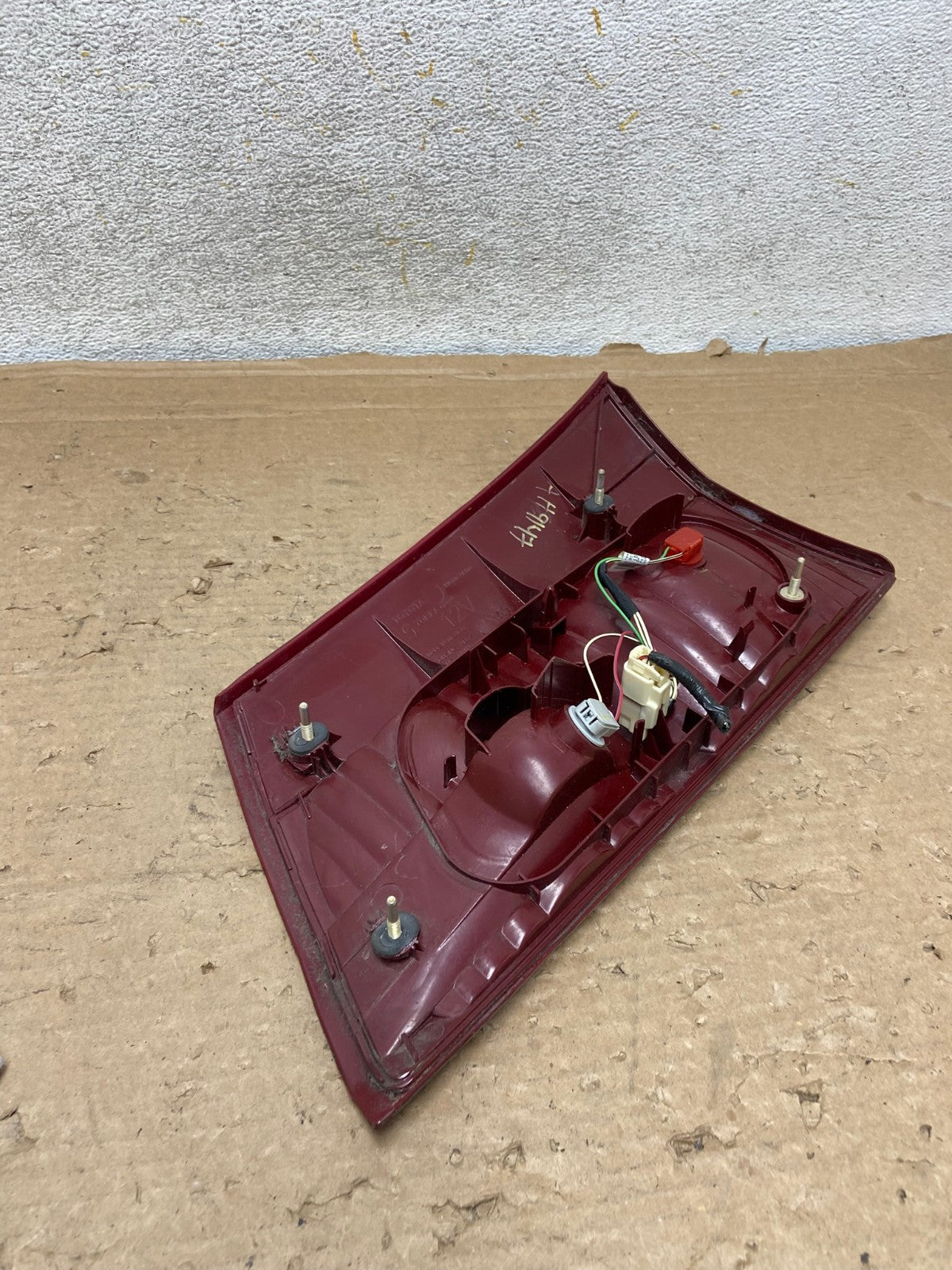 2004 - 2005 Toyota Sienna Left Driver LH Side Inner Tail Light AH9147 LK7