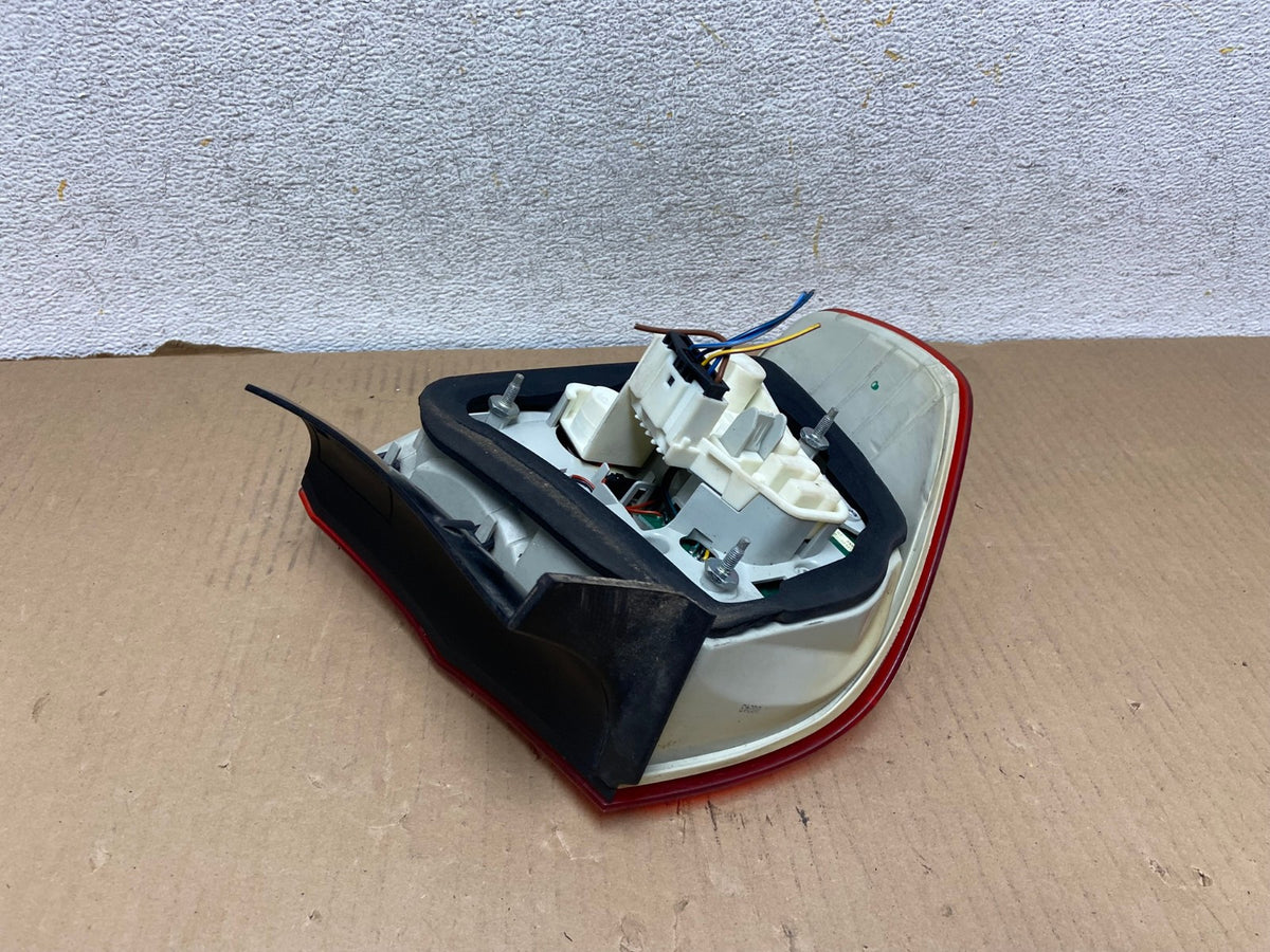 2009 2010 BMW 328i 3 Series Right Passenger RH Side Tail Light AH3034 LK4