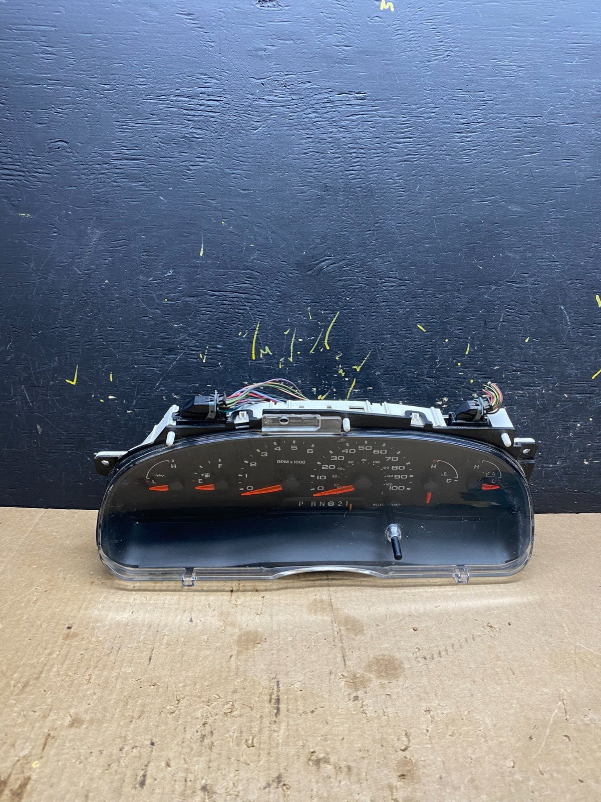 2006 Ford E350 Gauge Speedometer Cluster OEM z4608 DG0