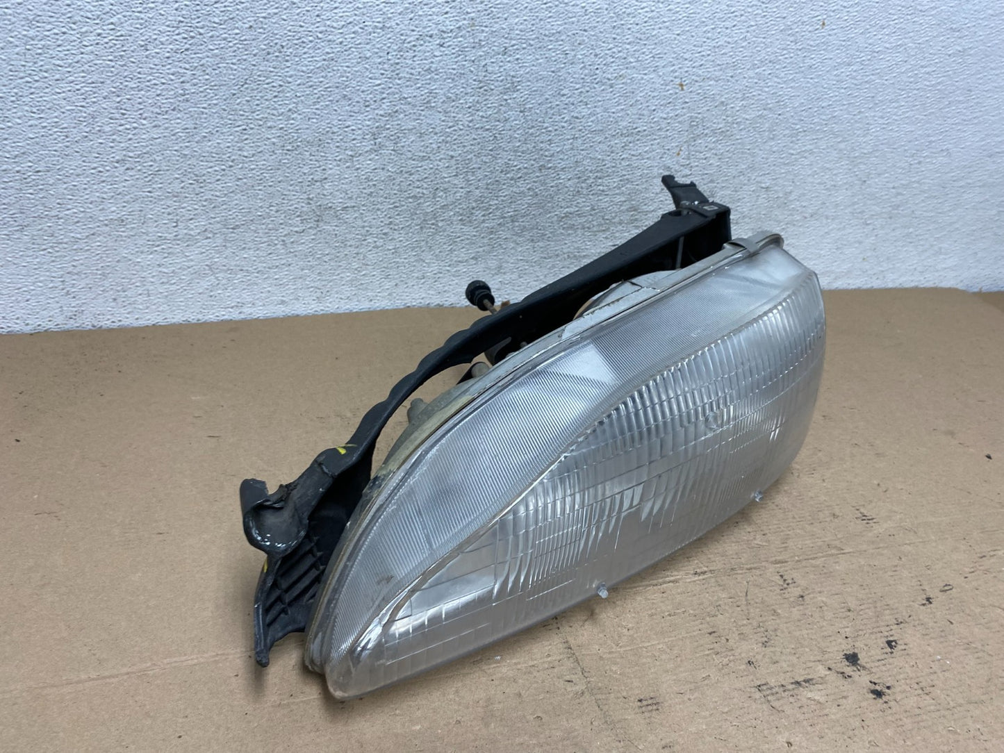 1995 to 1996 Toyota Camry Left Driver LH Side Headlight AF4638 DW2