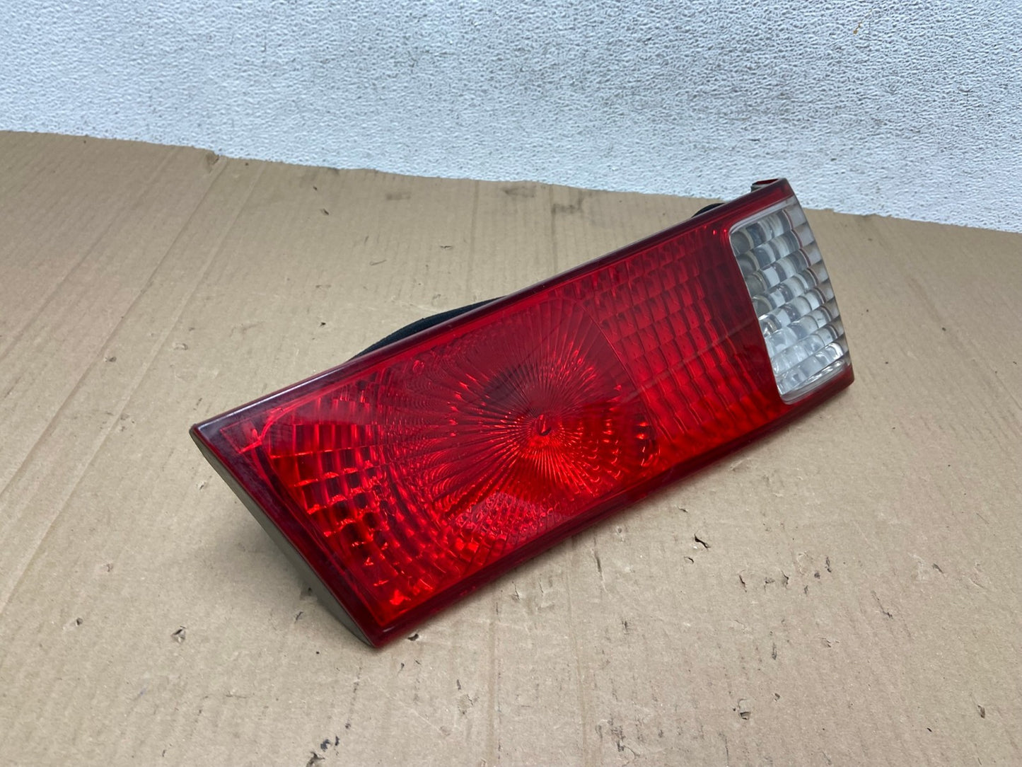 2000-2001 Toyota Camry Tail Light Left Driver LH Side Inner AE8948 LK2