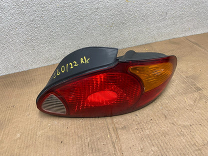 1999 2000 Hyundai Elantra Sedan Right Passenger RH Tail Light OEM AA6538 DW0
