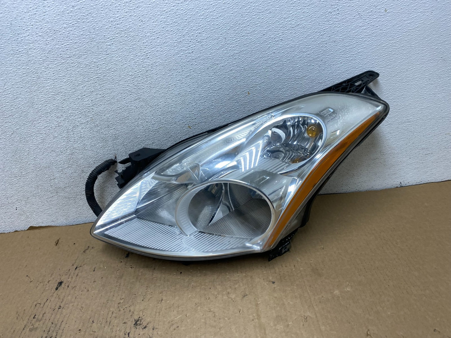 Sedan 2010 2011 2012 Nissan Altima Left Driver Side Headlight AG2337 DW0