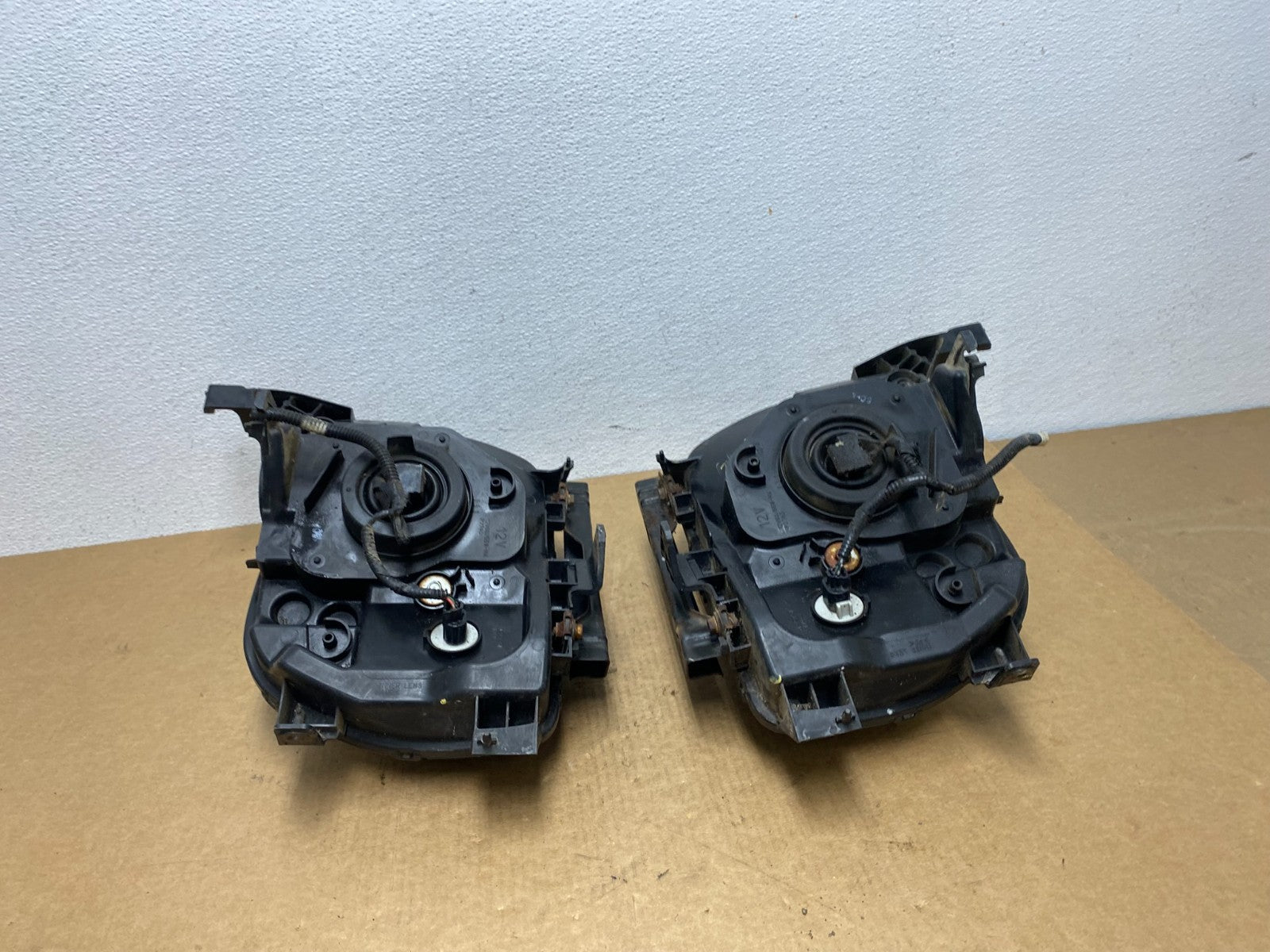 2003 to 2006 Honda Element Left+Right Side Black Headlights AC1794 DW9