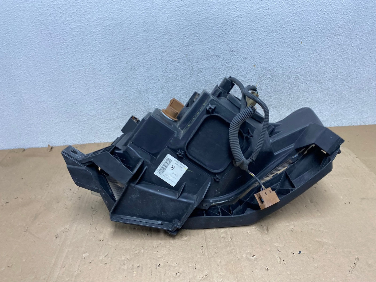 2009 2010 2011 2012 Ford Flex Right Passenger Headlight Halogen AE9308 LK7