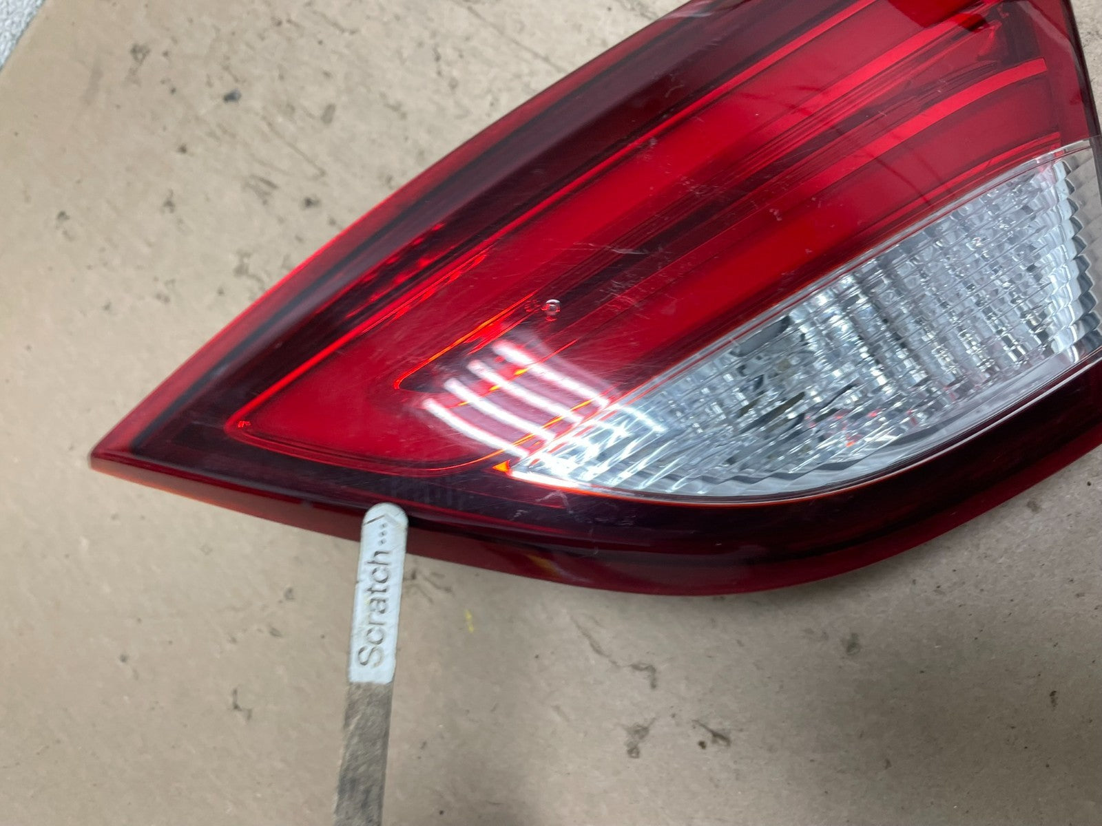 2015 to 2017 Chrysler 200 Sedan Right Passenger  Inner Tail Light Oem Q4847 DW4