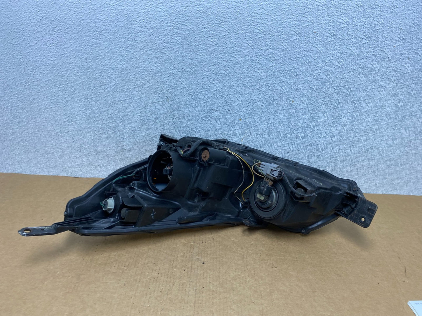 2010-2012 Subaru Legacy Outback Right Passenger Headlight AD4541 DW5