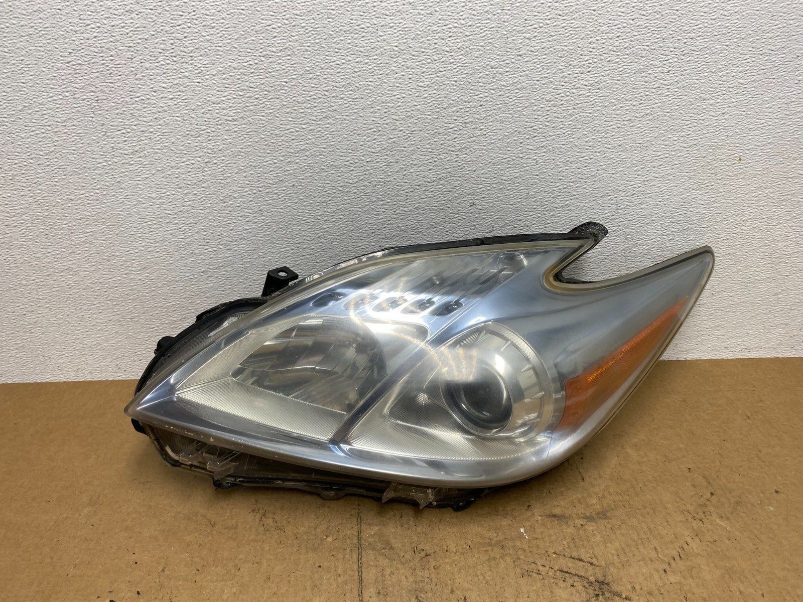 2010 - 2011 Toyota Prius Left Driver LH Blue Halogen Headlight Oem AC3425 DW0