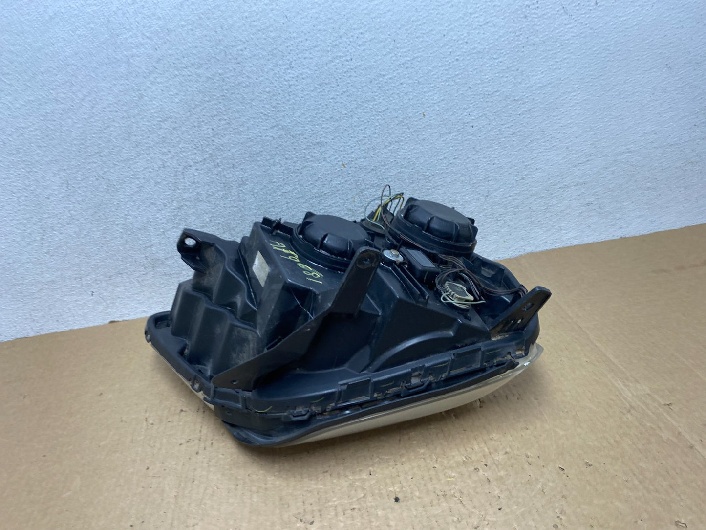 2010 to 2015 GMC Terrain Halogen Left Driver Lh Side Headlight AF9681 DW5
