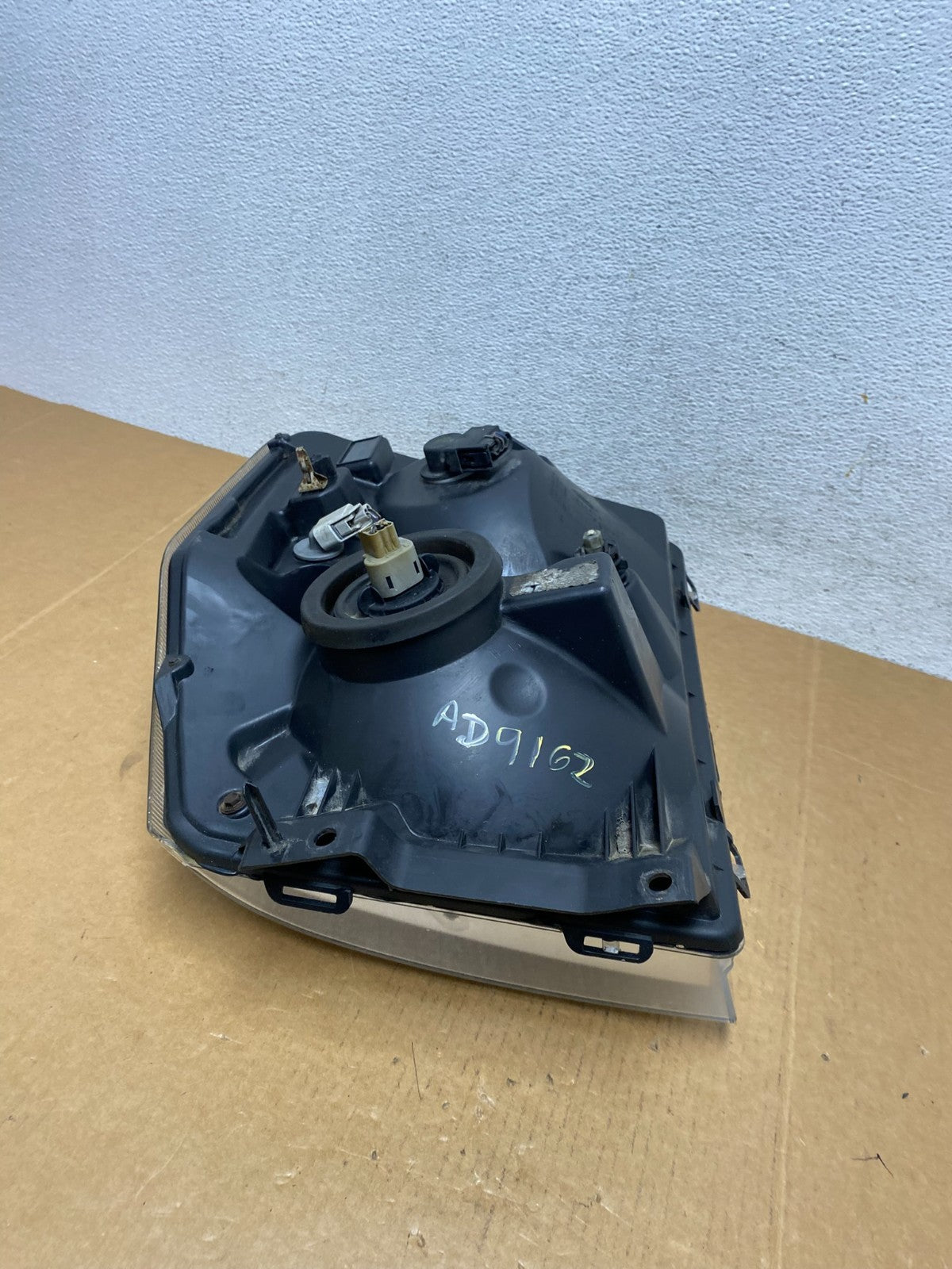 2008-2014 Ford Econoline E150 E250 E350 Left Driver LH Headlight AD9162 DW8