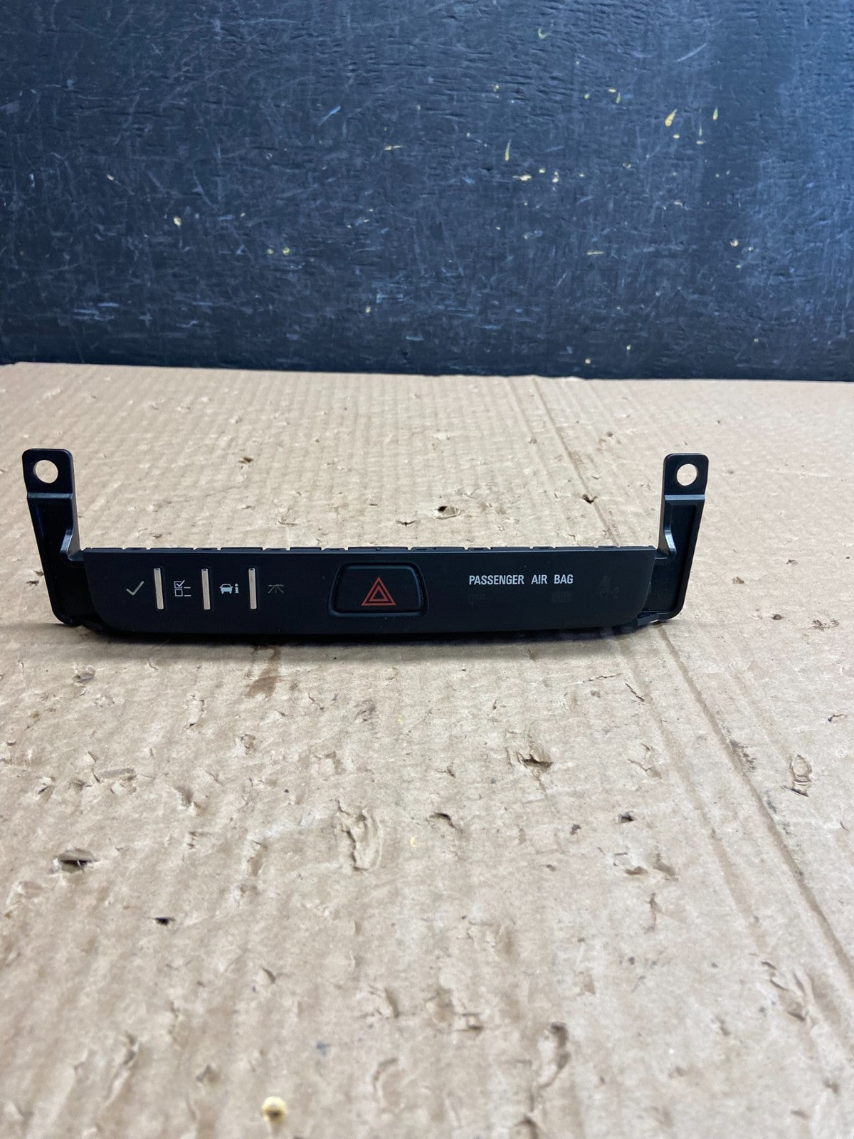 2013 - 2017 Buick Enclave Center Dash Hazard Waring Multi Switch AF6383 DG0