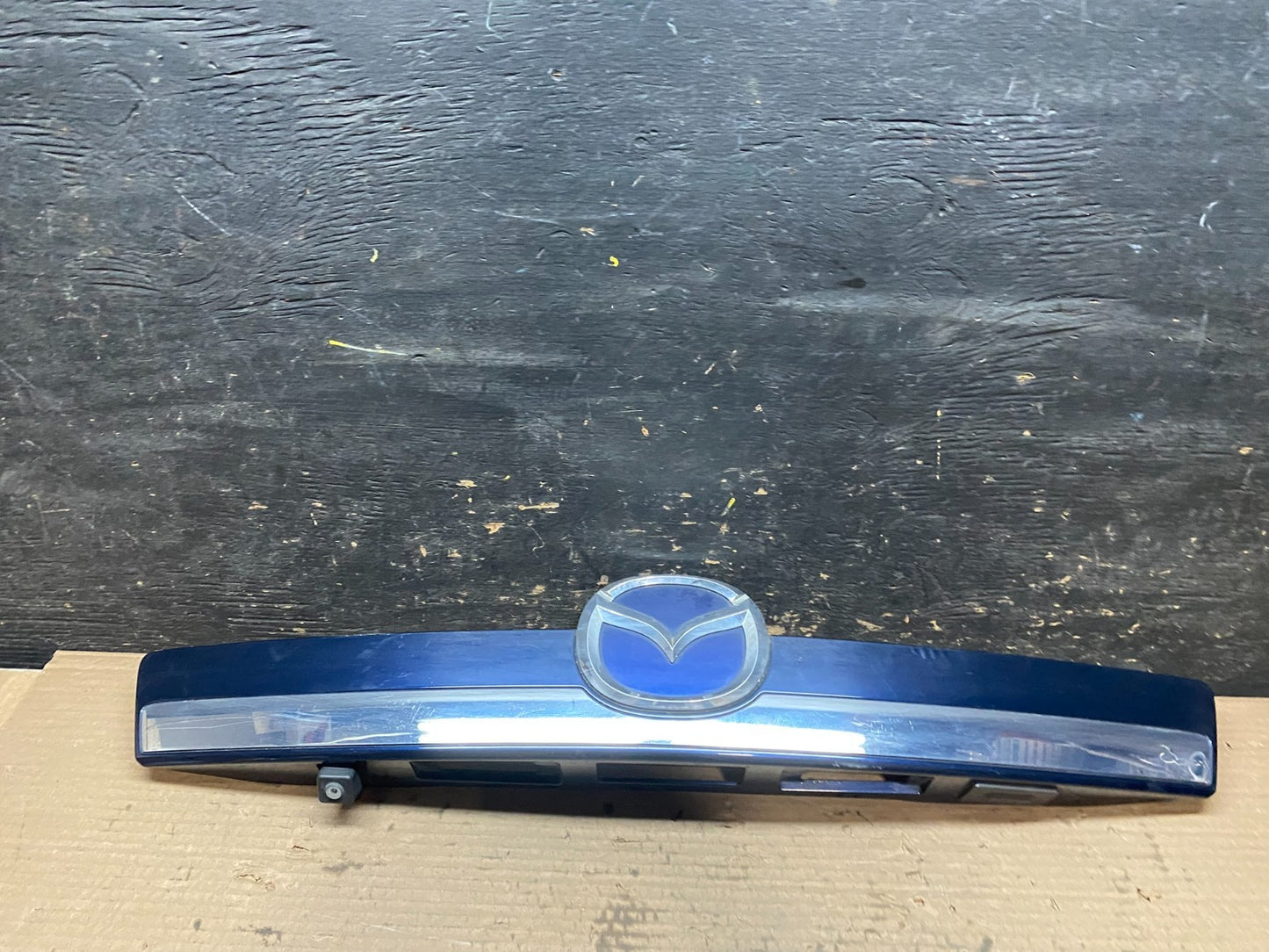 2007-2009 Mazda CX-9 Trunk Lid Garnish Panel Molding Trim Backup Camera V2553 DG0