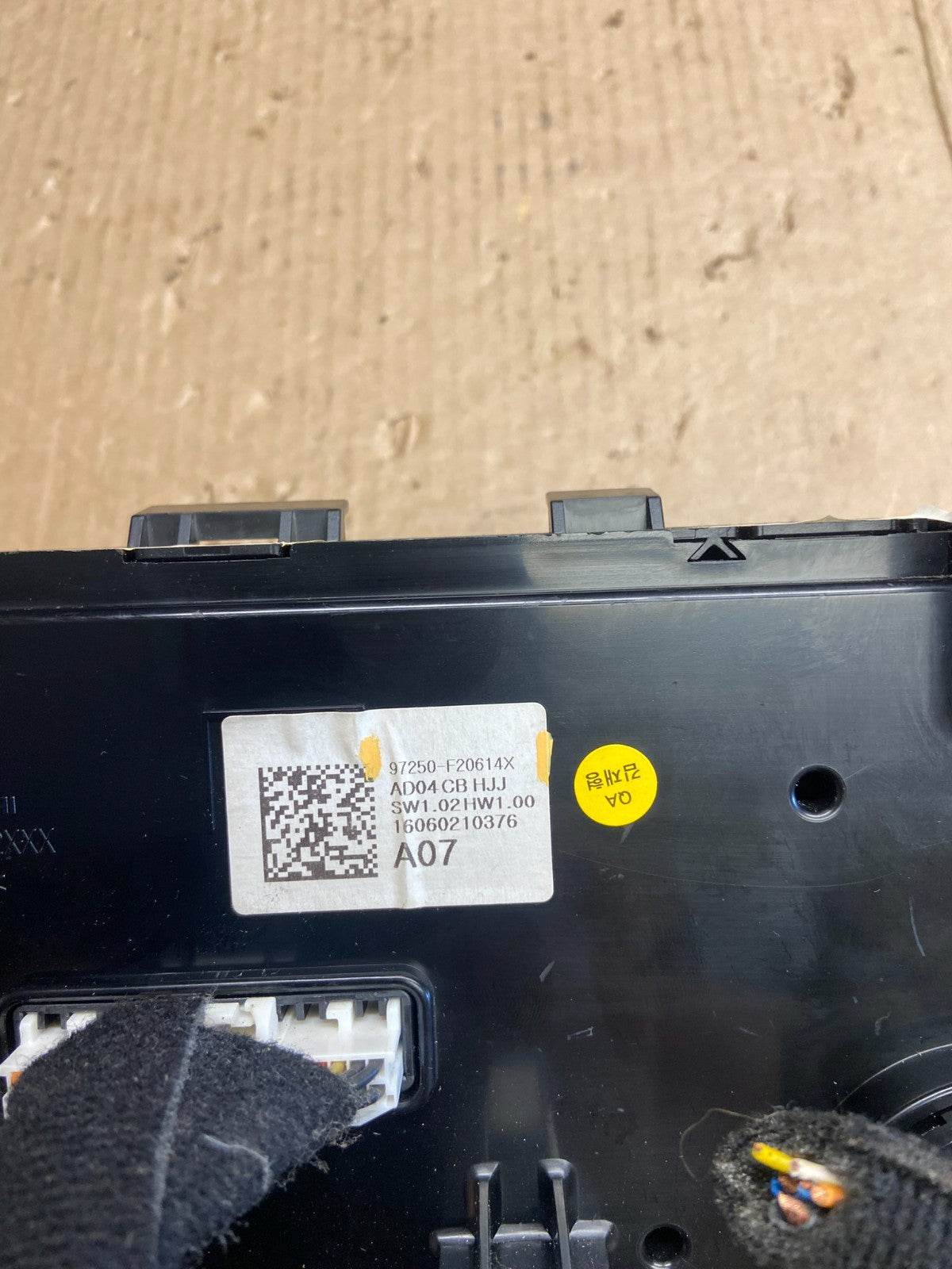 2017 to 2018 Hyundai Elantra Center Heater A/C Climate Control Panel AE3847 DG4
