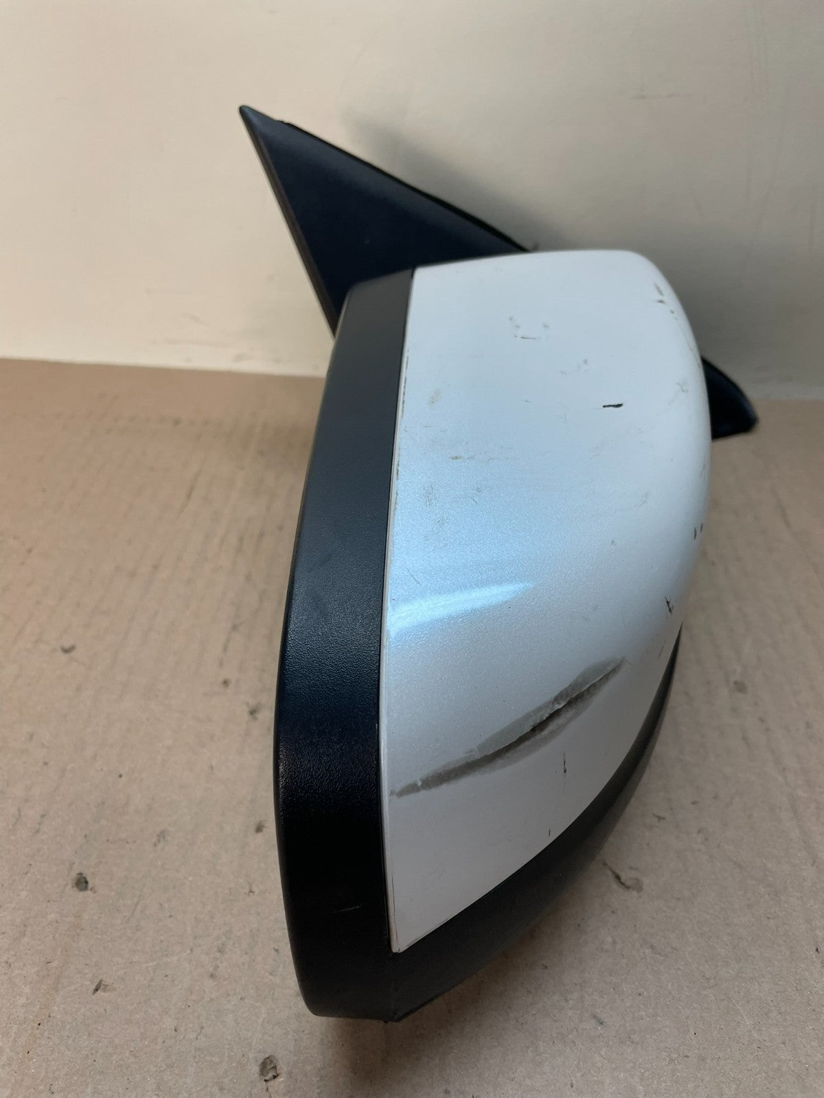 2010 to 2018 Ford Taurus Right Passenger View Door Mirror AJ0758 DG8