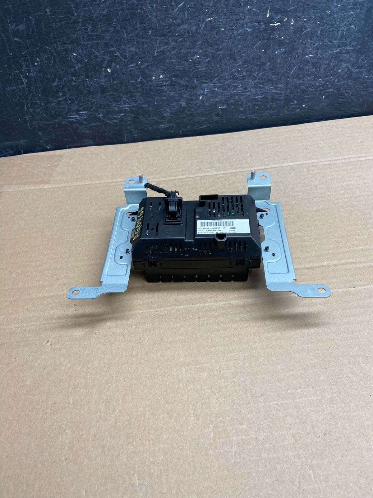 2013 to 2016 Ford Taurus 4.2" Radio Navigation Screen Module AG0466 DG3