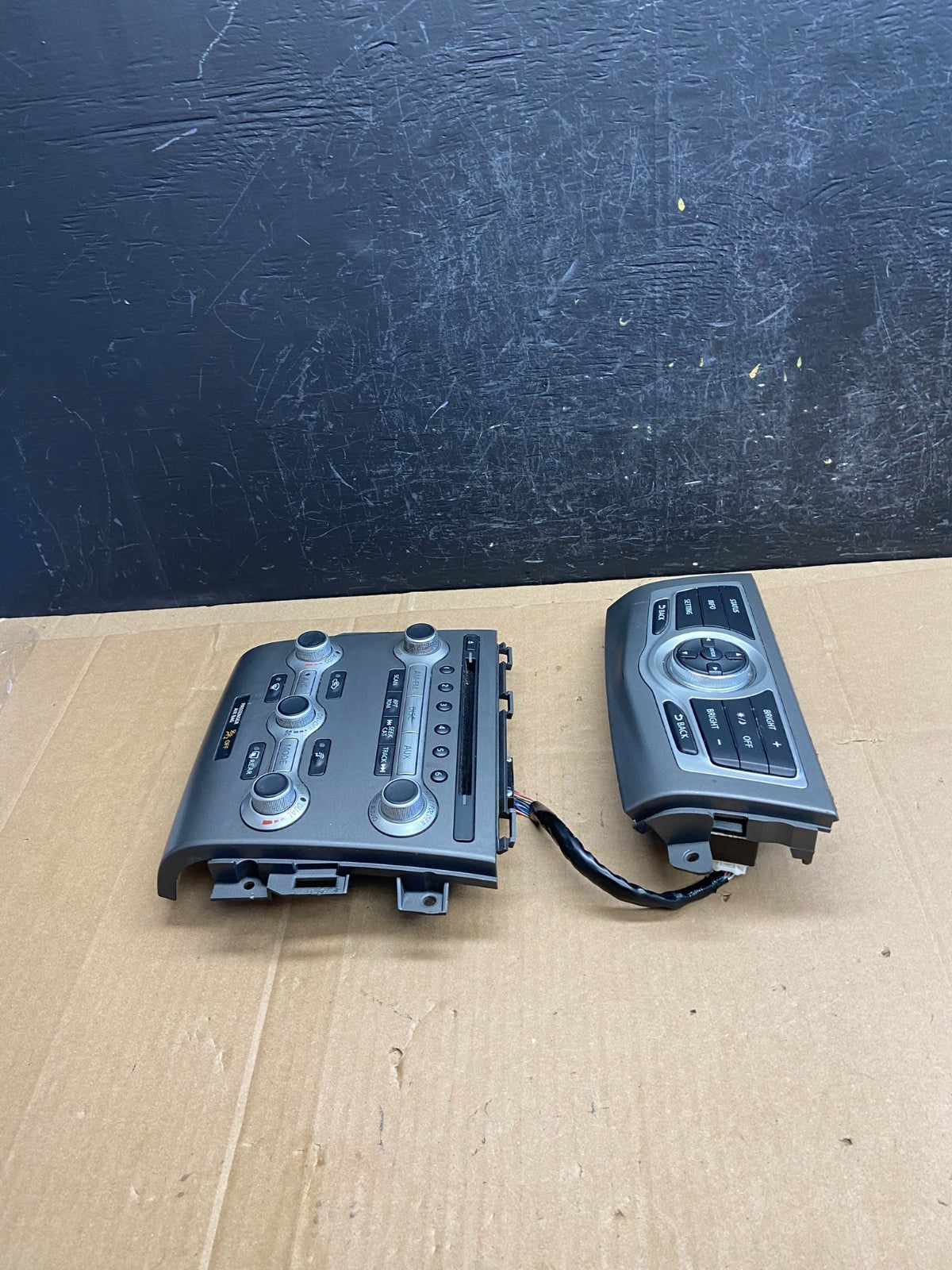 2010 - 2014 Nissan Murano Temperature Climate + Radio Control Panel AD2098 DG2