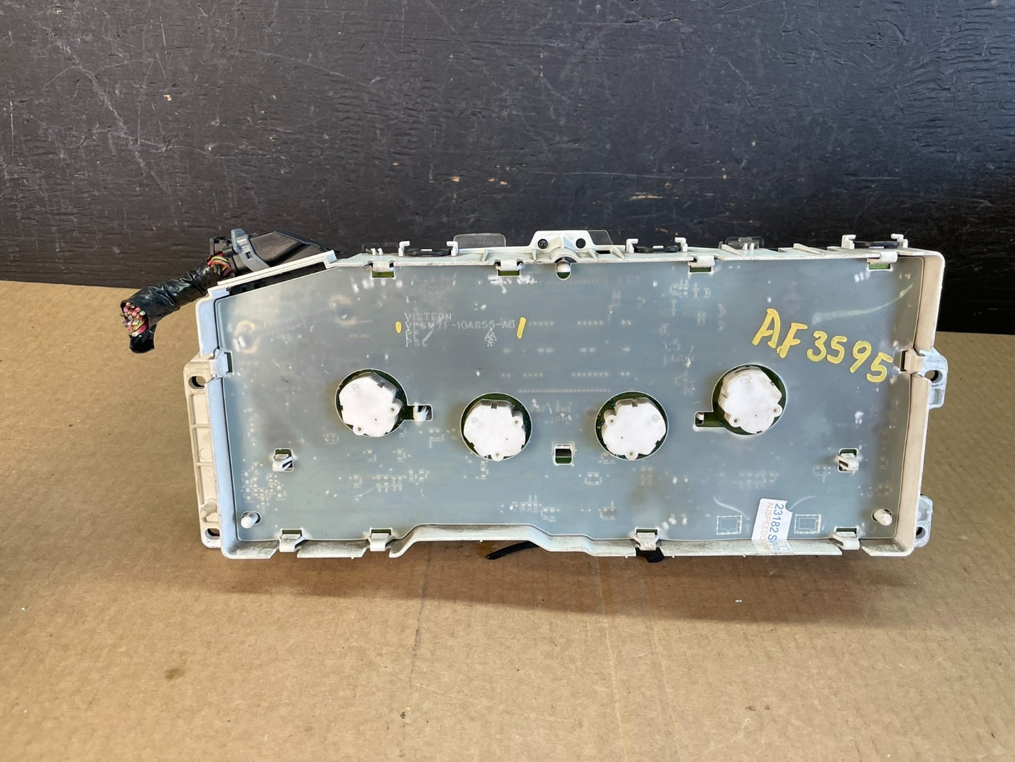 2009 to 2011 Mercury Grand Marquis Speedometer Cluster Gauge af3595 DG9