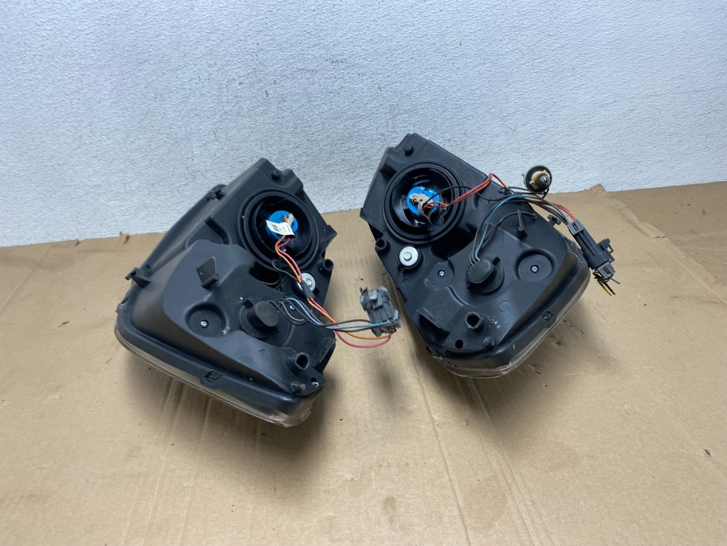 2005 - 2010 Chevrolet Cobalt Sedan Left+Right Set Headlights AE9100 DW9