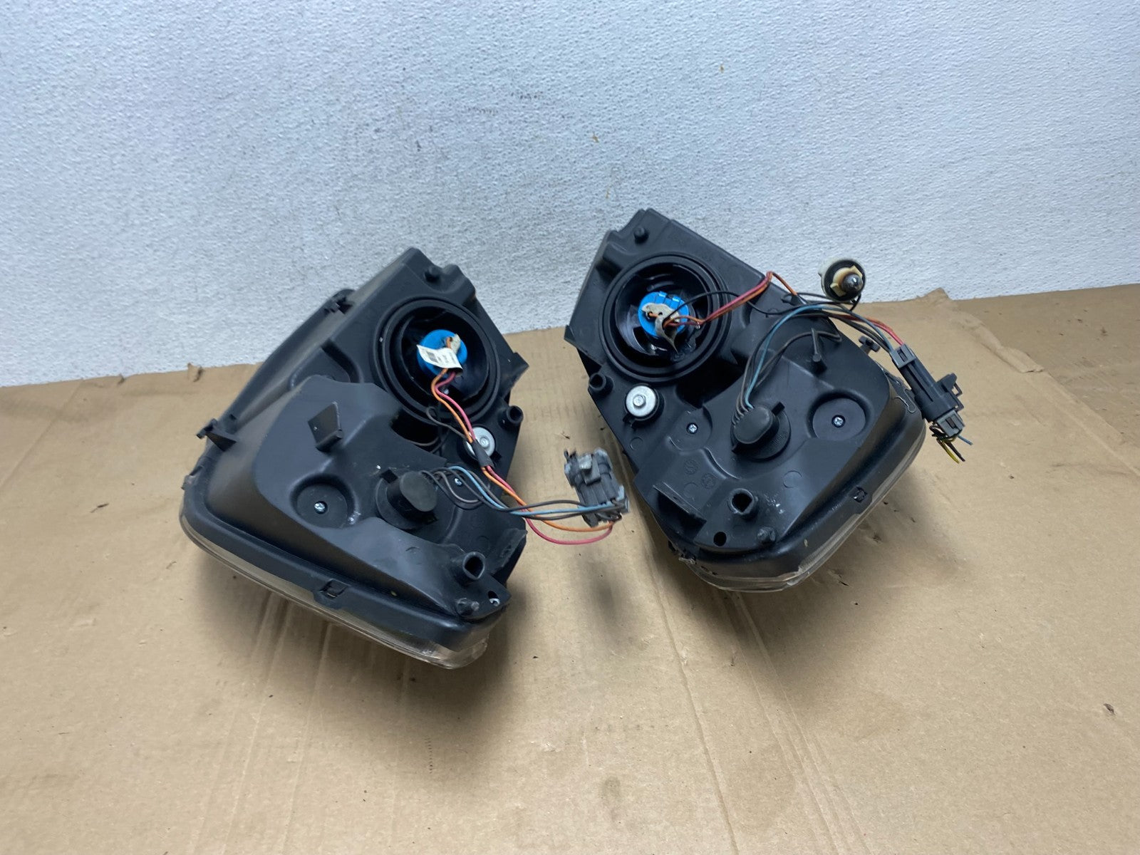 2005 - 2010 Chevrolet Cobalt Sedan Left+Right Set Headlights AE9100 DW9