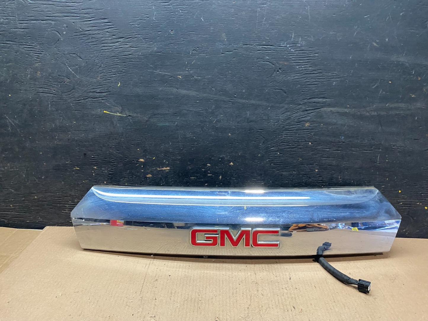2011-2015 GMC Terrain Tailgate Liftgate Chrome Finish Molding Camera T0201 DG0