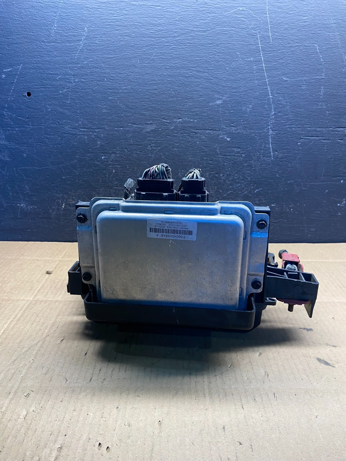 2005 Chrysler 300 Charger Totally Integrated Module Fuse Box AD5048 DG3