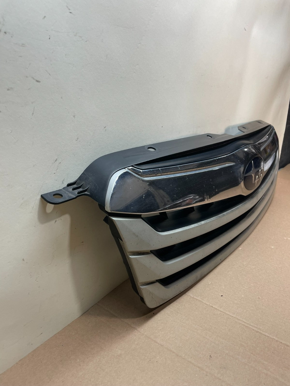 2010 to 2012 Subaru Legacy Outback Wagon Front Grill Grille AI8617 DG2