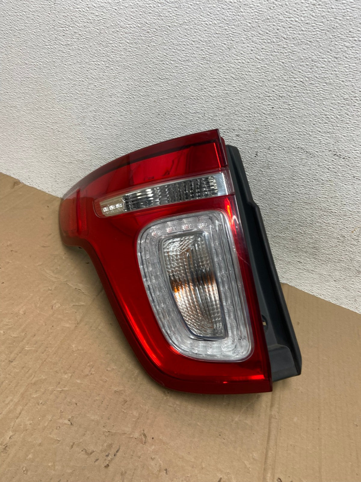 2011 2012 2013 2014 2015 Ford Explorer Left Driver LH Side Tail light AE8982 LK0