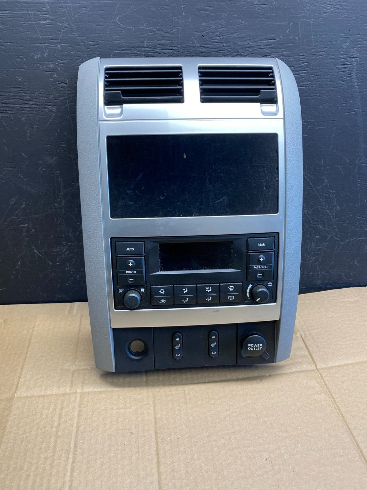 2005-2009 Dodge Durango Heat AC Climate Temp Control Radio Bezel ac9269 DG0