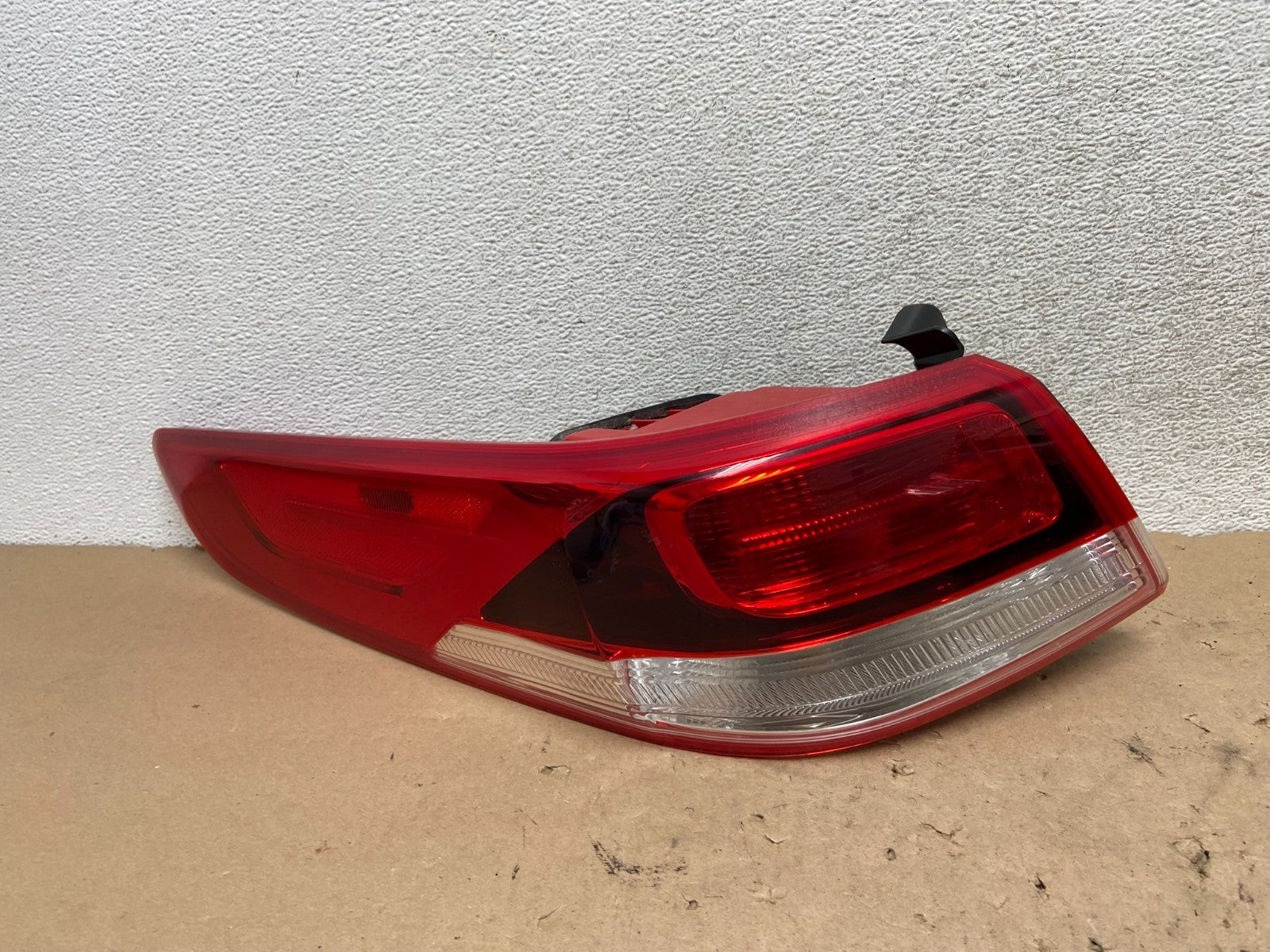 2016 to 2020 Kia Optima Left Driver LH Side Tail Light AG43200