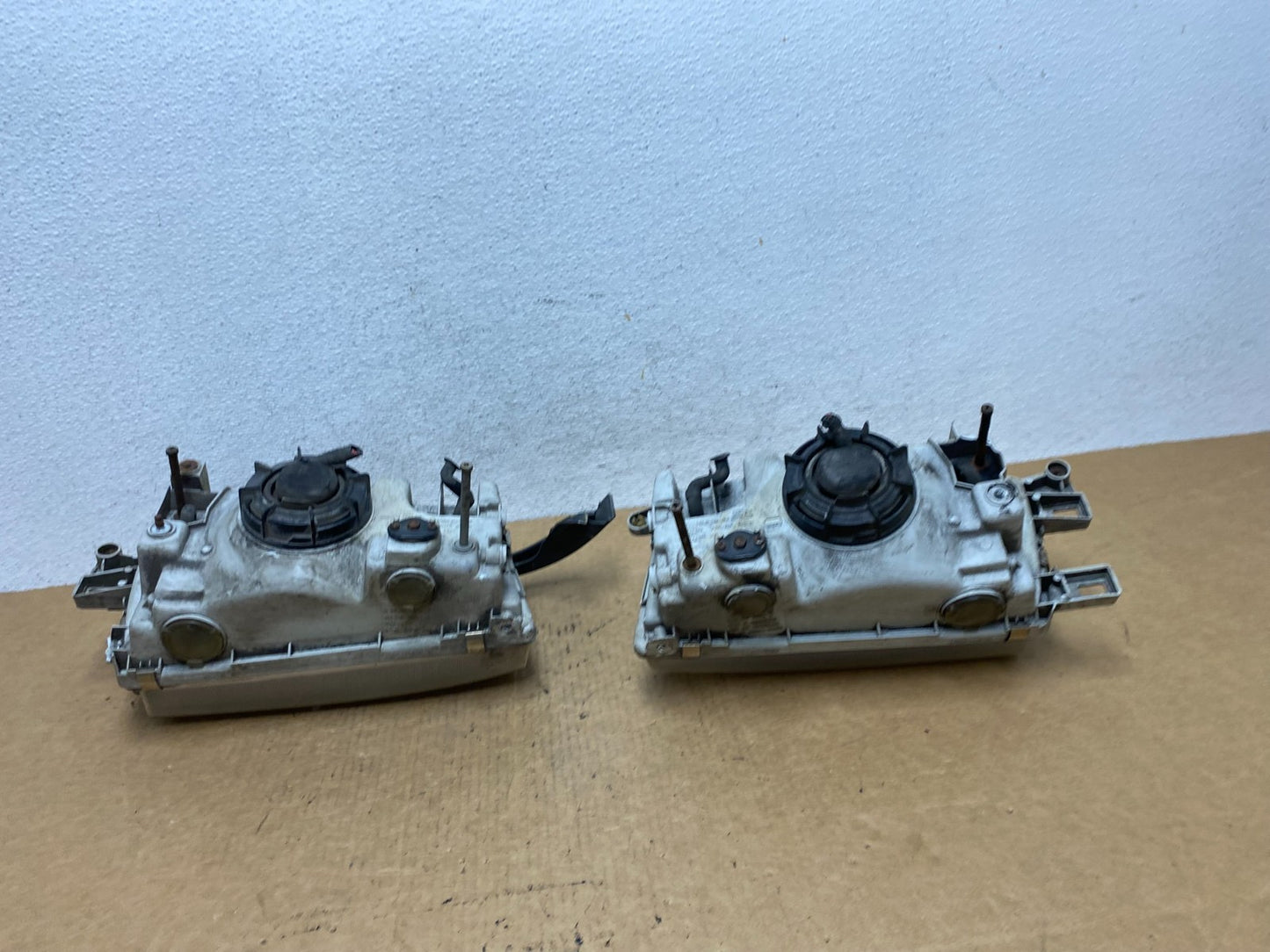 1992 to 1994 Nissan Sentra Left+Right Set Side Headlights AD46396