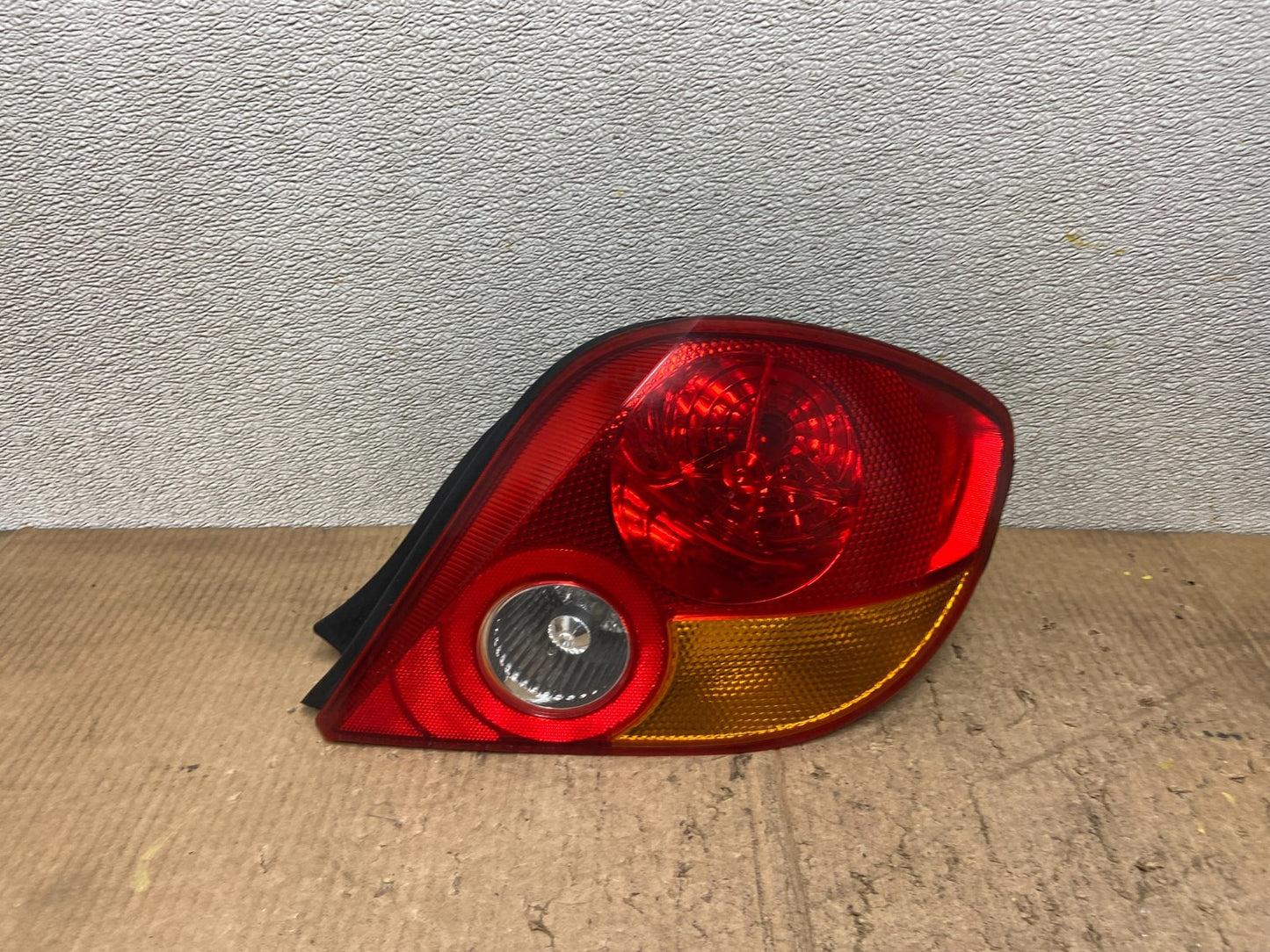 2003 2004 Hyundai Tiburon Coupe Right Passenger Rh Side Tail Light Oem AA8452 LK0