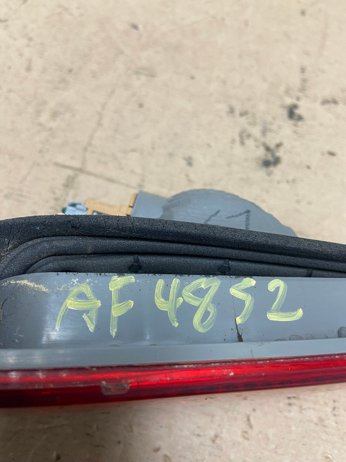 2000-2001 Toyota Camry Tail Light Left Driver LH Side Inner AF4852 LK5