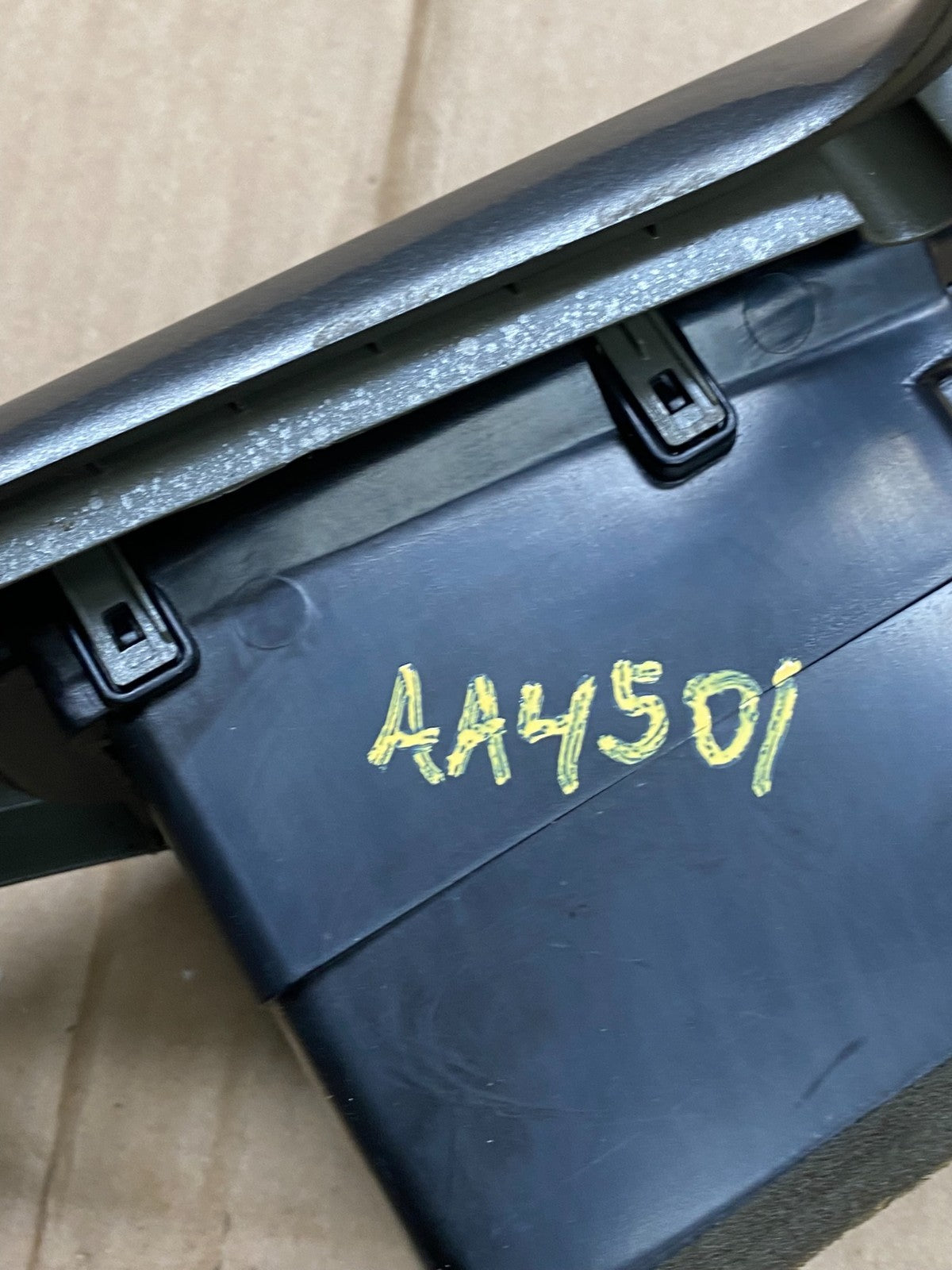 2001-2007 Toyota Highlander Radio Climate Dash Trim Bezel Air Vent OEM aa4501 DG7