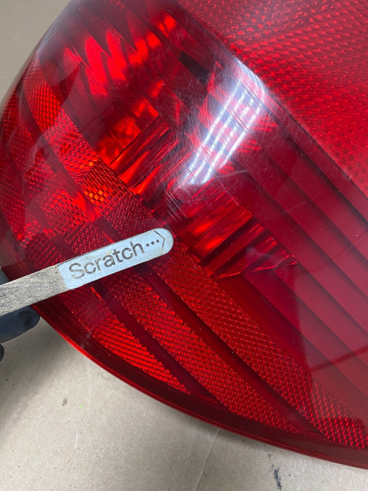 2004-2005 Toyota Sienna Right Passenger Rh Side Tail Light Oem Q4088 DW4