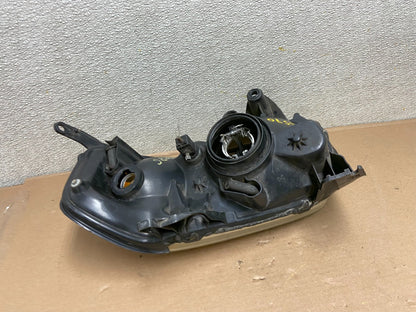 2005 - 2006 Mazda Tribute Right Passenger Rh Headlight Oem AA9886 DW5
