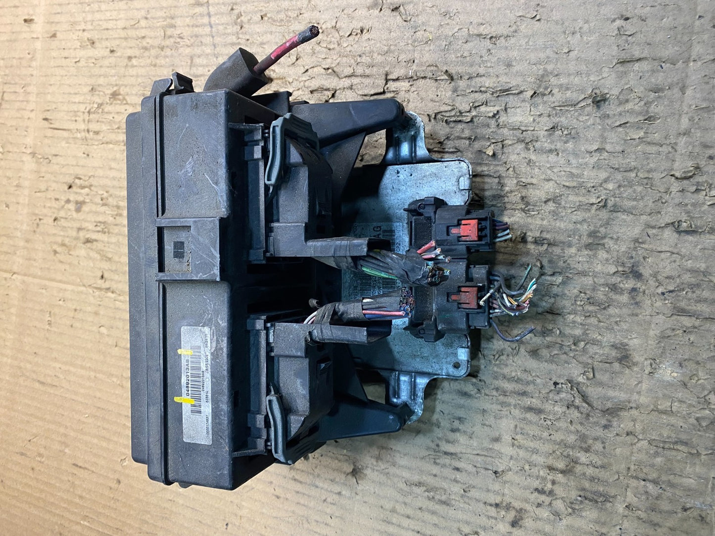 2004 2005 Dodge Durango Fusebox Fuse Box Relay Body BCM Module Y1550 DG0