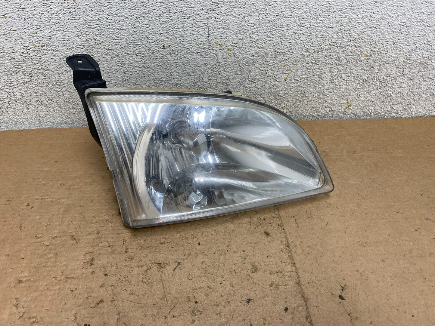 2001 2002 2003 Toyota Sienna Right Passenger Rh Side Headlight Halogen P9864 DW0