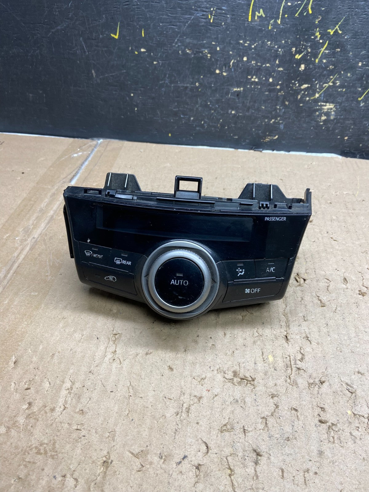 2015 to 2018 Toyota Prius V  Heater Climate Control Unit Switch AB5522 DG0