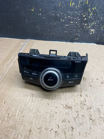 2015 to 2018 Toyota Prius V  Heater Climate Control Unit Switch AB5522 DG0