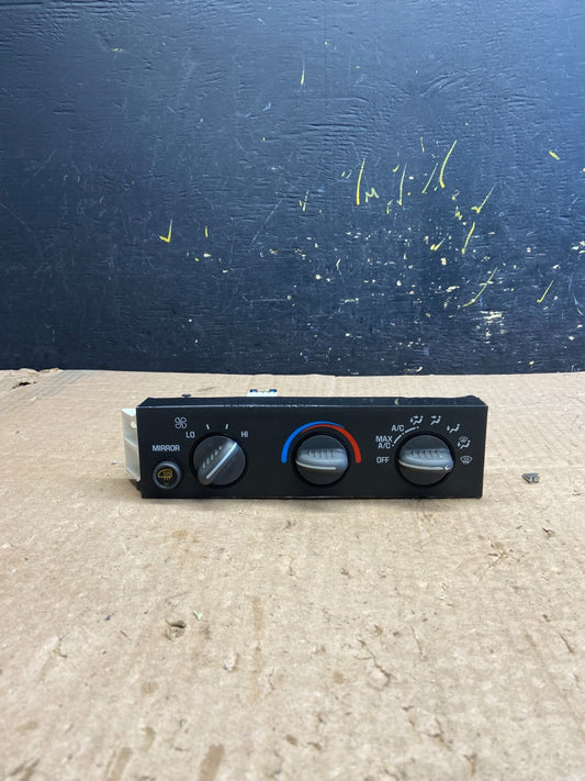 2001 - 2007 GMC Chevrolet Express 1500 Climate Control A/C z1660 DG0