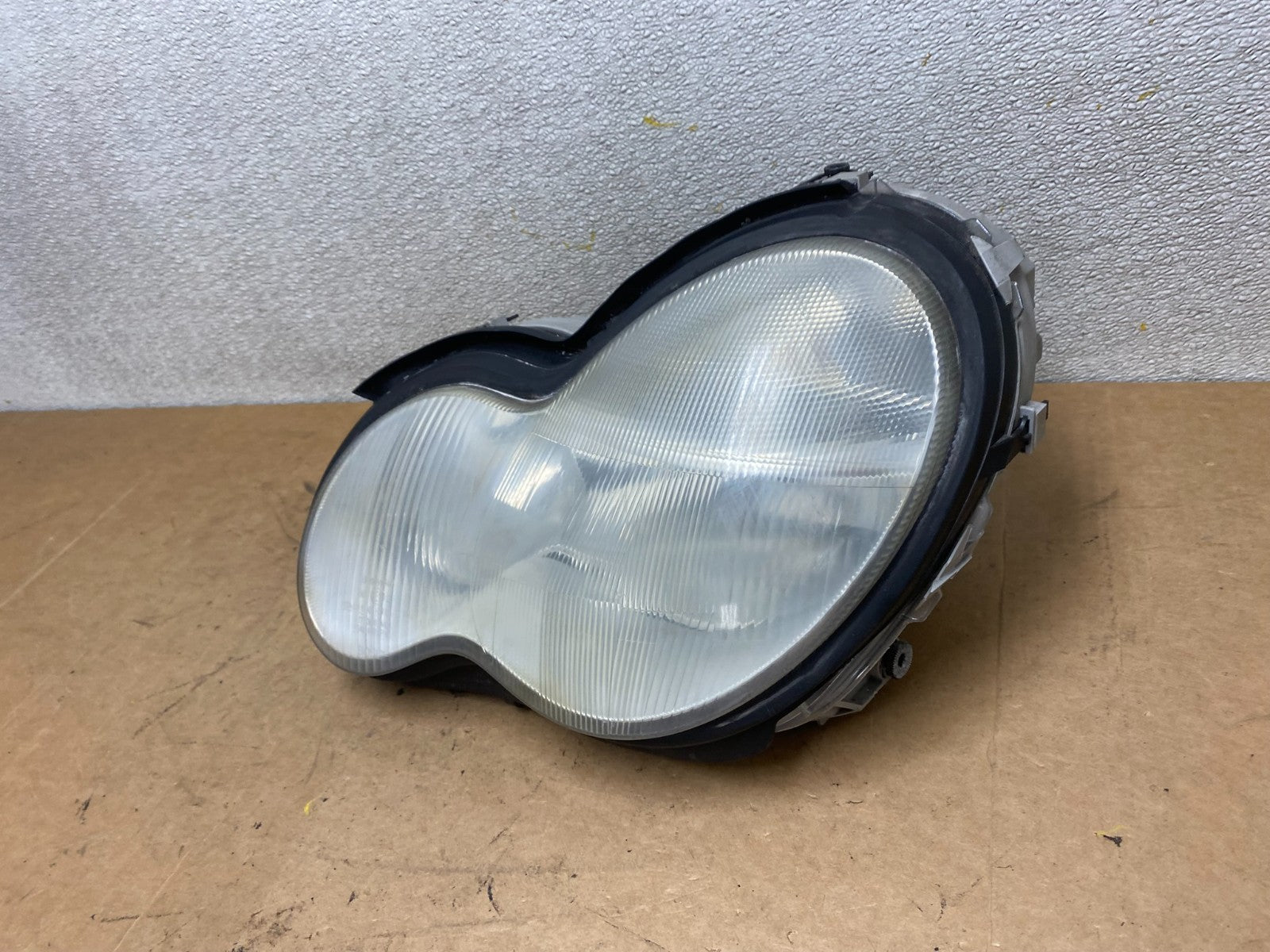 2001-2004 Mercedes-Benz C Class Halogen Left Driver Headlight Oem X4878 DW1